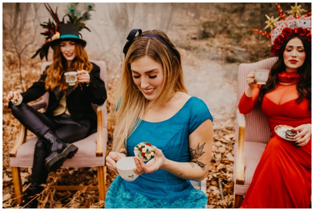 https://rubyjeanphotography.com/wp-content/uploads/sites/18614/2021/04/Alice-In-Wonderland-Queen-Of-Hearts-Cheshire-Cat-Mad-Hatter-Tea-Part-Ruby-Jean-Photography_0026-1024x688.jpg